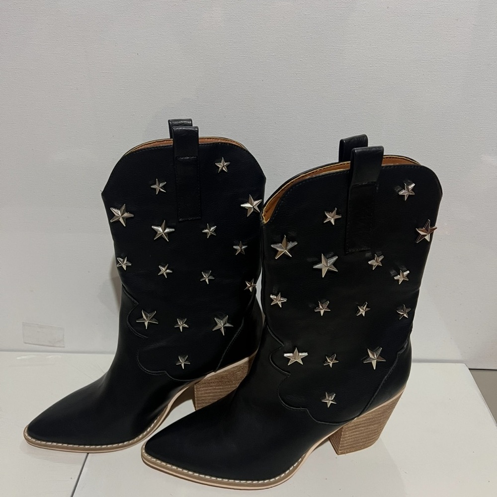 Ccocci Scarlett Star Boots and wallet to match